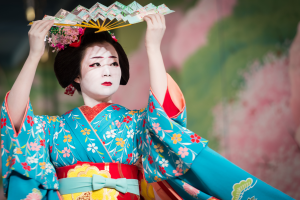 В популярном японском городе Киото ввели налог с туристов