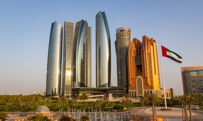 Эмират Абу-Даби с сегодняшнего дня вновь открылся для иностранных туристов